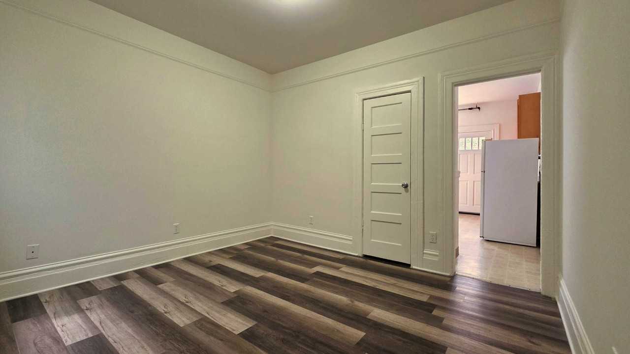 454 Clementina St - Photo 4 of 6