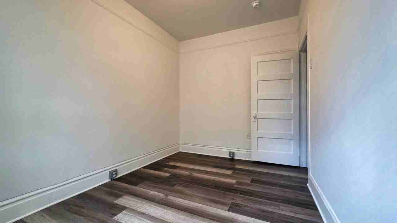 454 Clementina St - Photo 5 of 6