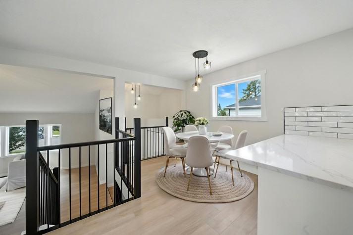3732 47 St - Photo 6 of 21