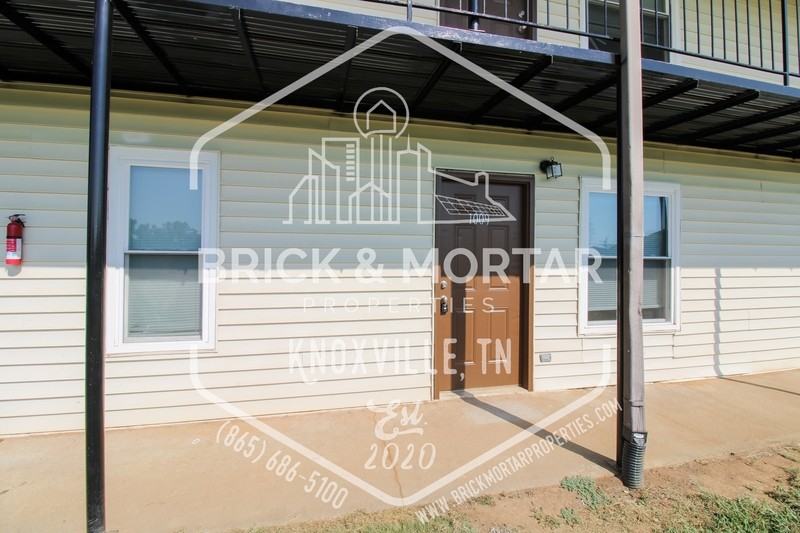 1009 Clendenen Rd - Photo 2 of 15