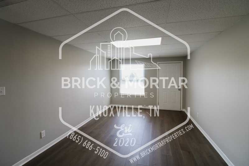 1009 Clendenen Rd - Photo 4 of 15