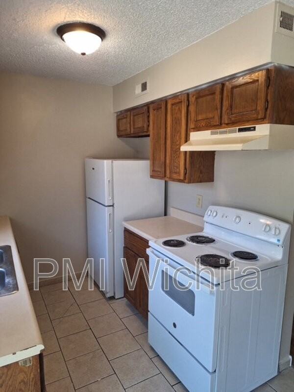 535 S Lulu Ave #202 - Photo 6 of 11
