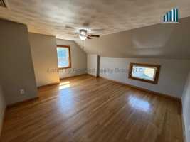 featured image of 132 Hall St #3