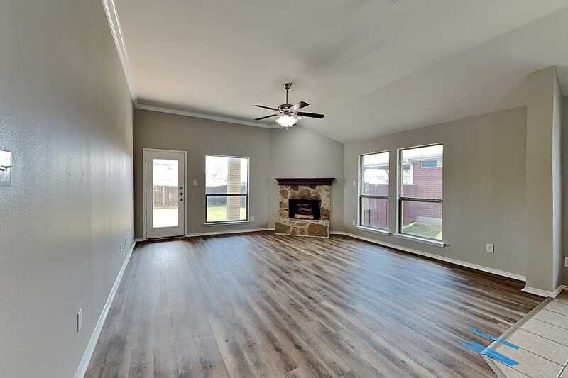 113 Bowie St - Photo 2 of 17