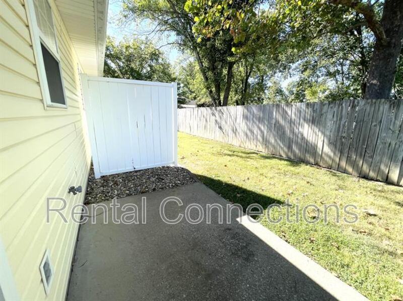 607 Old Creal Springs Rd - Photo 6 of 7