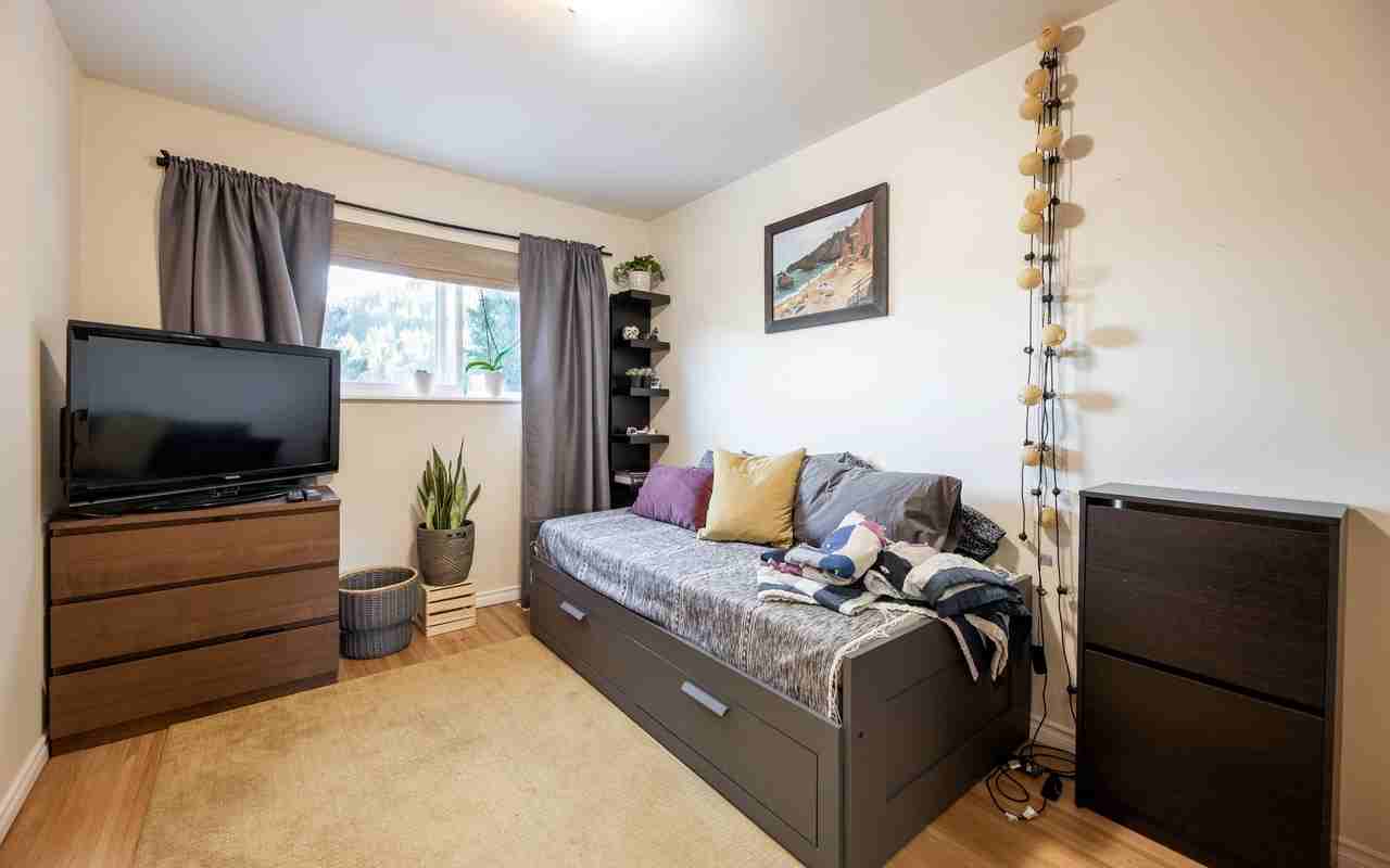 6332 Argyle Avenue - Photo 5 of 16