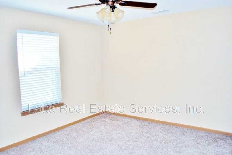 203 Nw Parker Dr - Photo 7 of 13