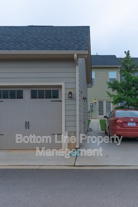 4131 Millennium Ave - Photo 3 of 24
