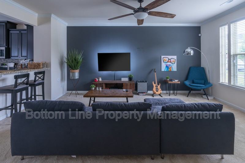 4131 Millennium Ave - Photo 4 of 24