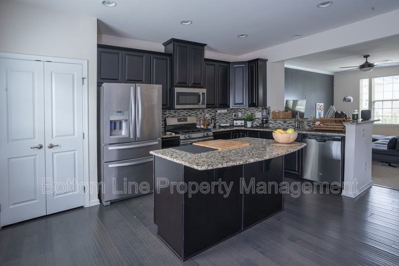 4131 Millennium Ave - Photo 6 of 24