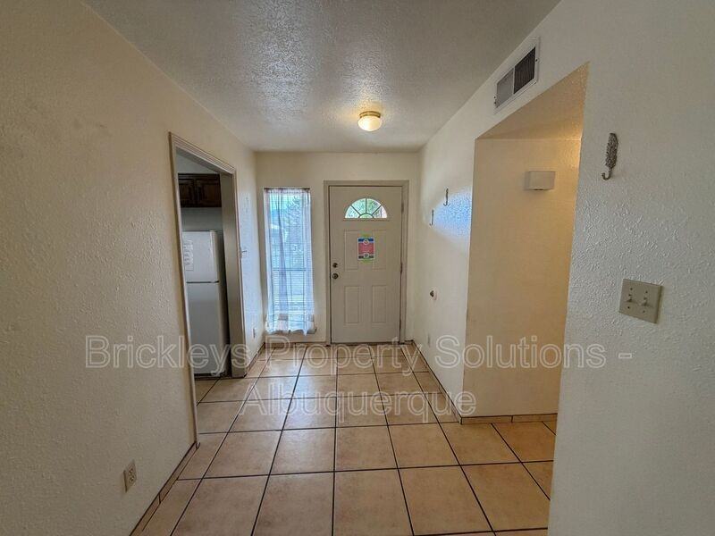 9937 Clearwater St Nw - Photo 4 of 28
