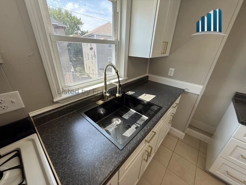 85 Massasoit St #3L - Photo 7 of 21