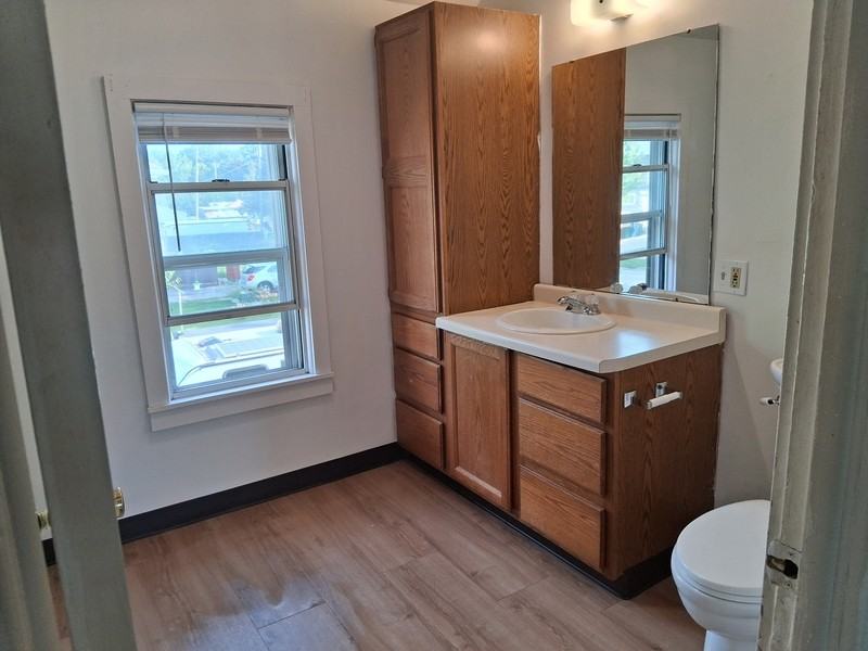 205 Walnut St - Photo 7 of 10
