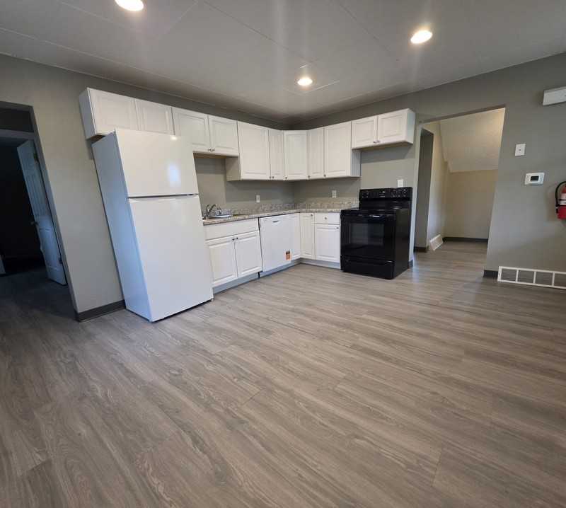 317 Morris St - Photo 2 of 20