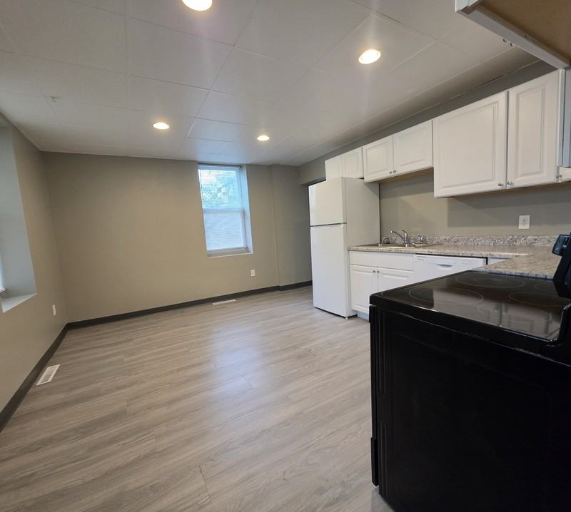 317 Morris St - Photo 3 of 20