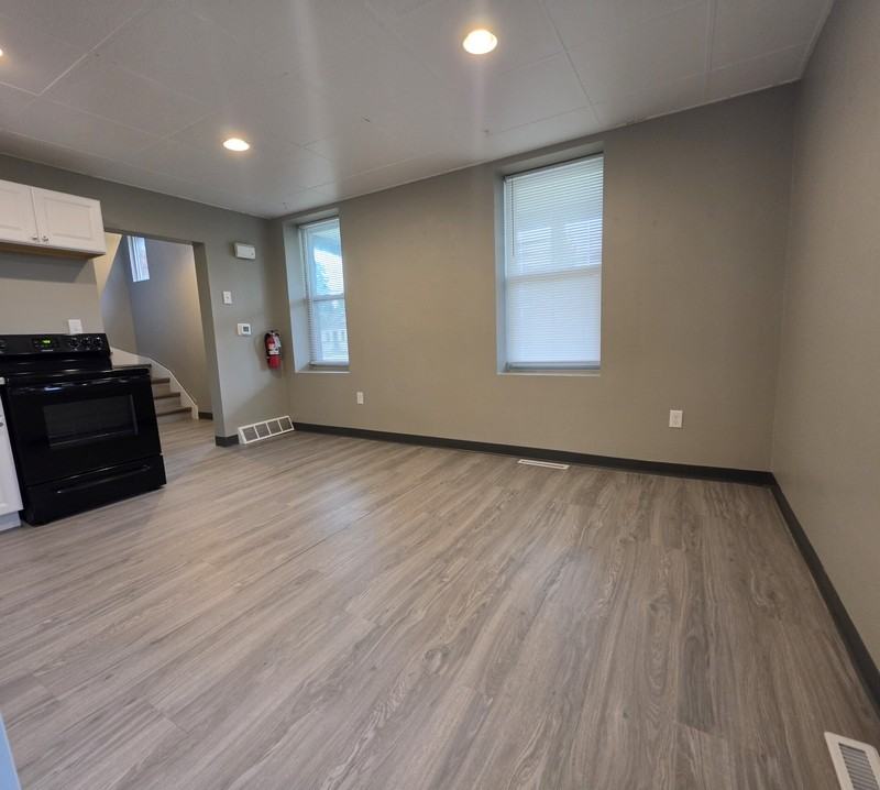 317 Morris St - Photo 4 of 20