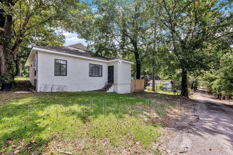 7420 Sparta Ave - Photo 2 of 26