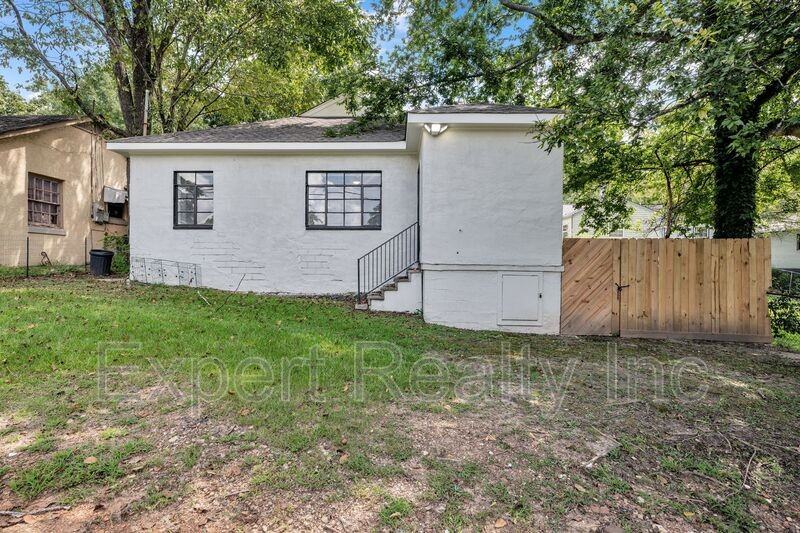 7420 Sparta Ave - Photo 6 of 26