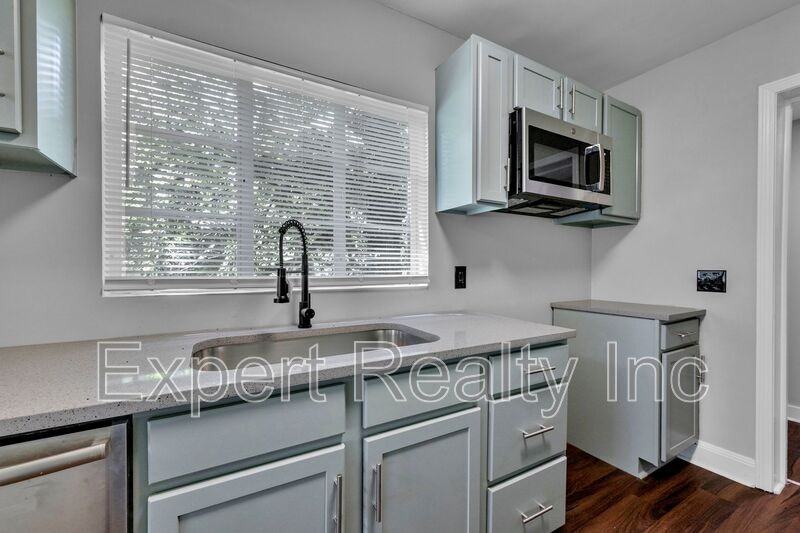 7420 Sparta Ave - Photo 5 of 26
