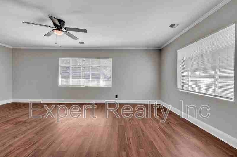 7420 Sparta Ave - Photo 7 of 26