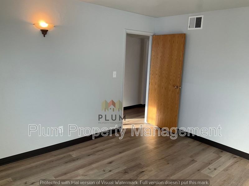 1024 Stephens Ave #1 - Photo 6 of 8