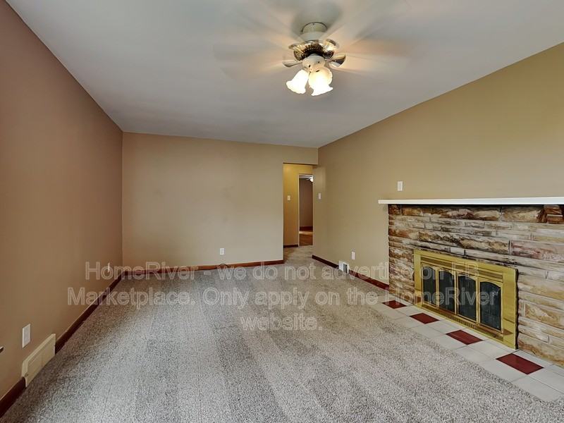 1130 Kings Ln - Photo 4 of 17
