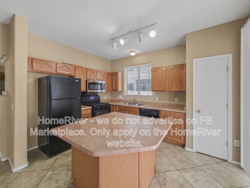 13430 W Rovey Ave - Photo 6 of 24