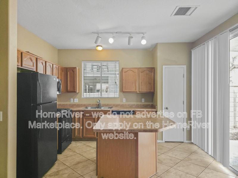 13430 W Rovey Ave - Photo 7 of 24
