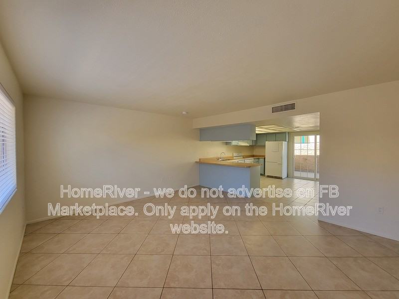 18240 N 41st St - Photo 3 of 10