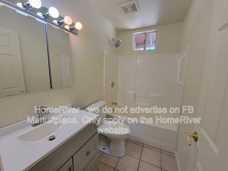 18240 N 41st St - Photo 5 of 10