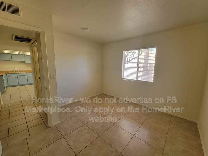 18240 N 41st St - Photo 6 of 10