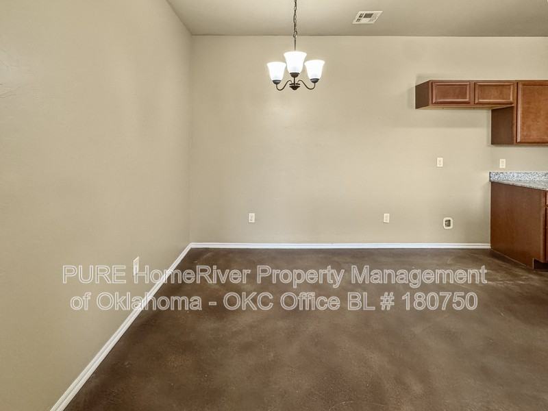 100 Ashley Dr - Photo 7 of 19
