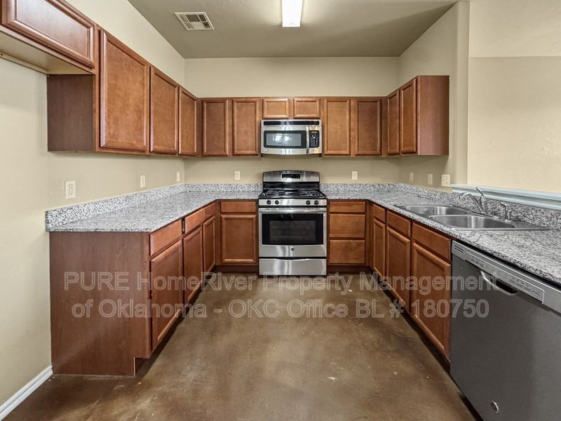 100 Ashley Dr - Photo 6 of 22