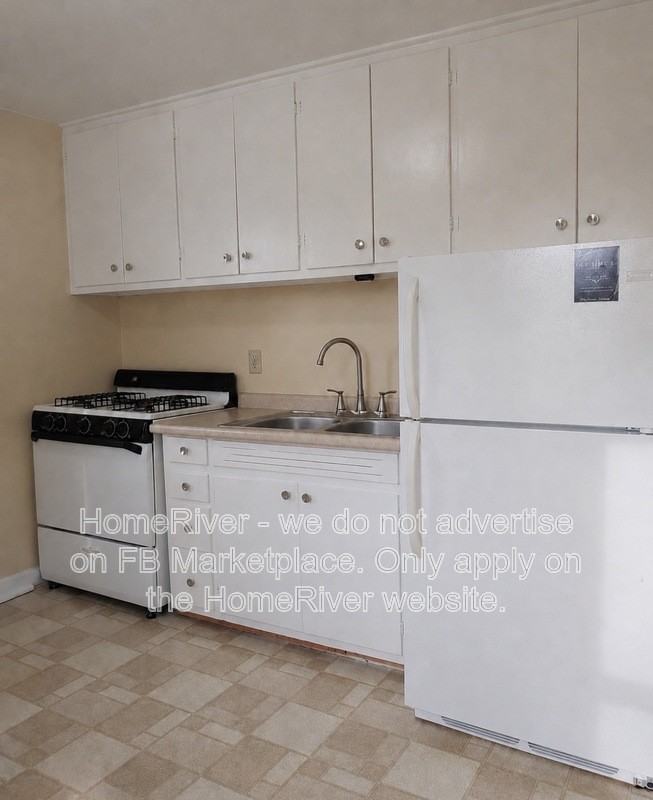 901 1/2 Edgewater Ave - Photo 2 of 7