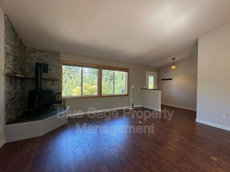 306 Taylor Blvd - Photo 5 of 26