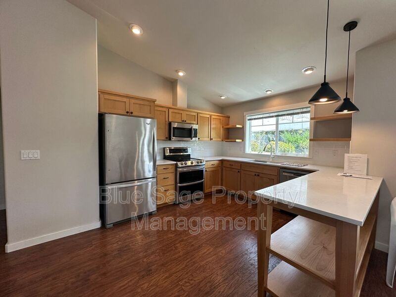306 Taylor Blvd - Photo 6 of 26