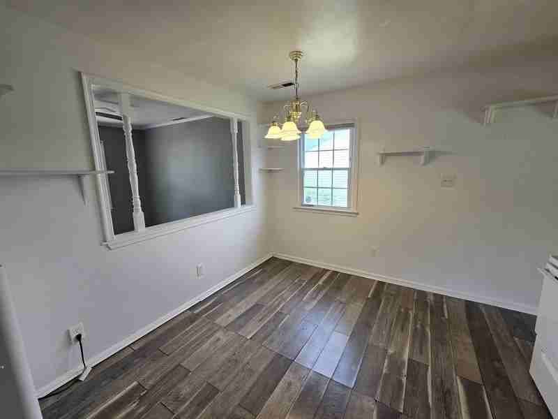 21009 Butler Ct - Photo 5 of 15