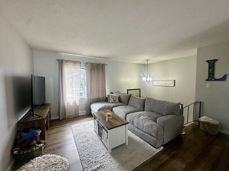 2416 Towne House Dr Ne - Photo 2 of 25
