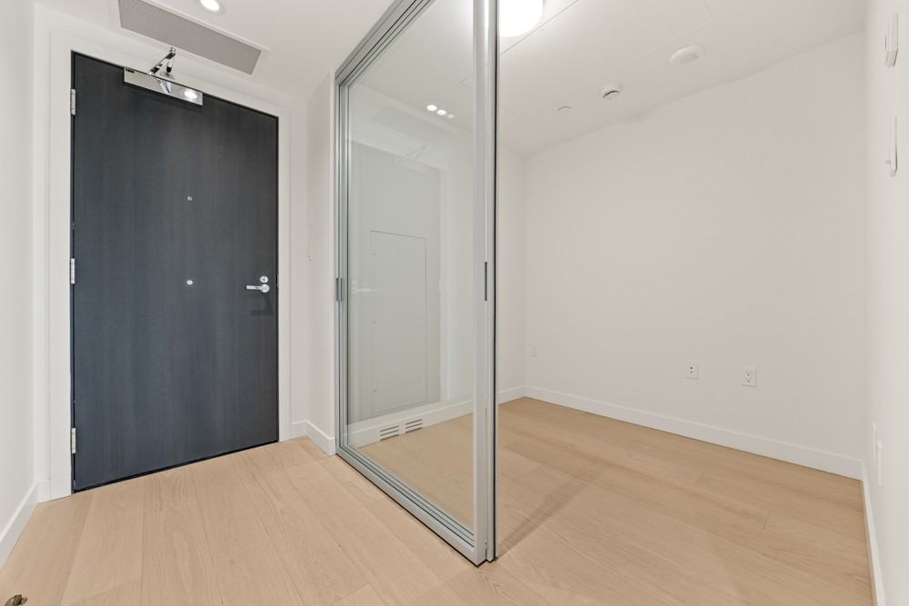 785 Harbour Way #501 - Photo 2 of 23