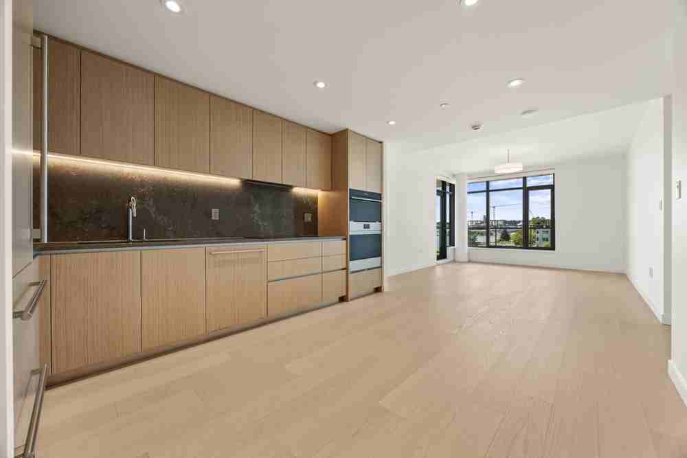 785 Harbour Way #501 - Photo 6 of 23