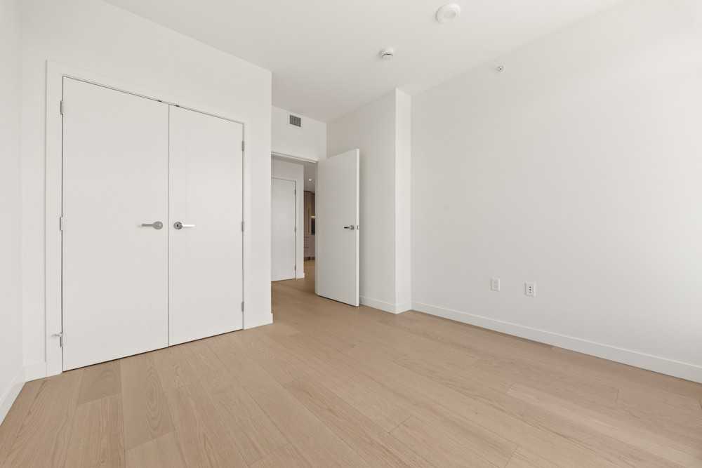 785 Harbour Way #501 - Photo 7 of 23