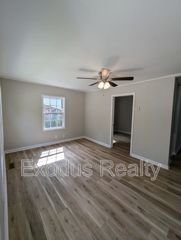 1420 Hooker St - Photo 4 of 10