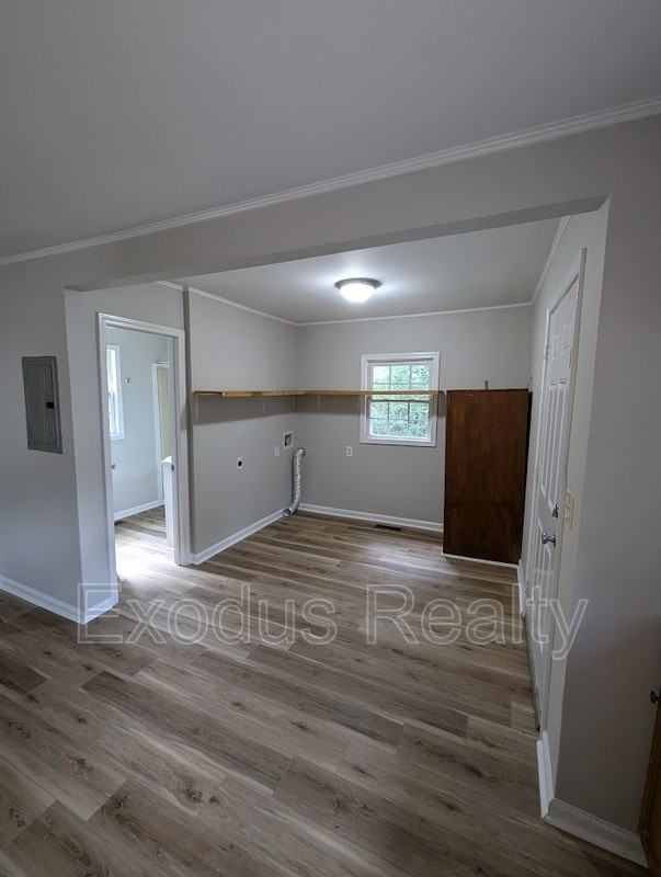 1420 Hooker St - Photo 5 of 10