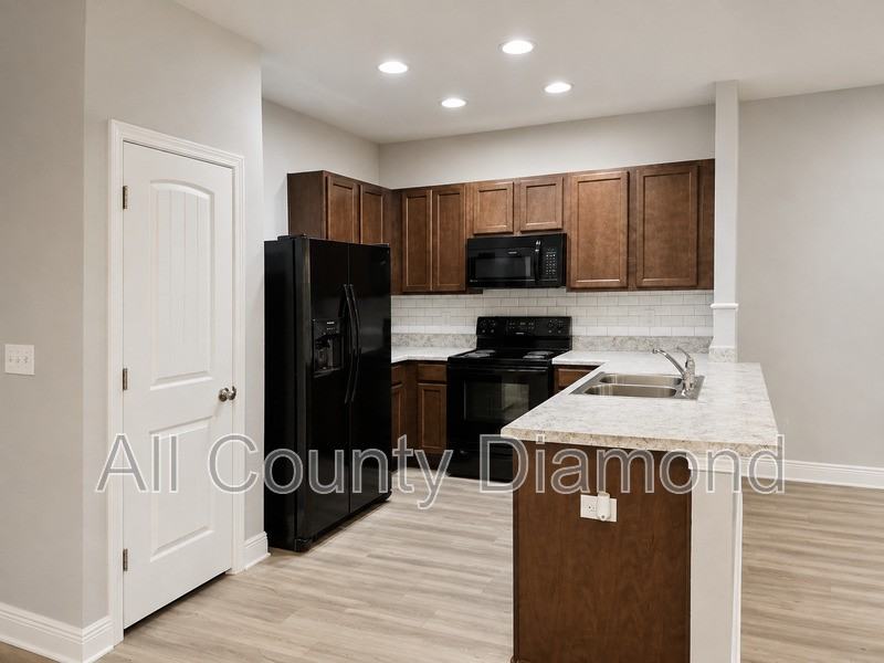 5940 Callaway Cir - Photo 3 of 20