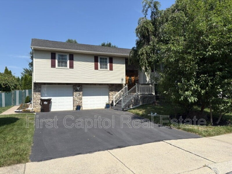 2860 Southwick Dr - Photo 2 of 41