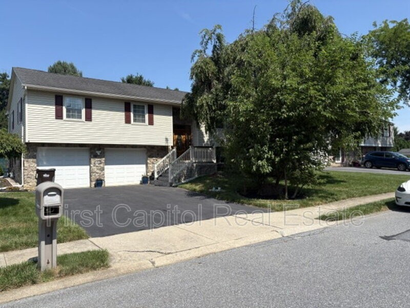 2860 Southwick Dr - Photo 3 of 41