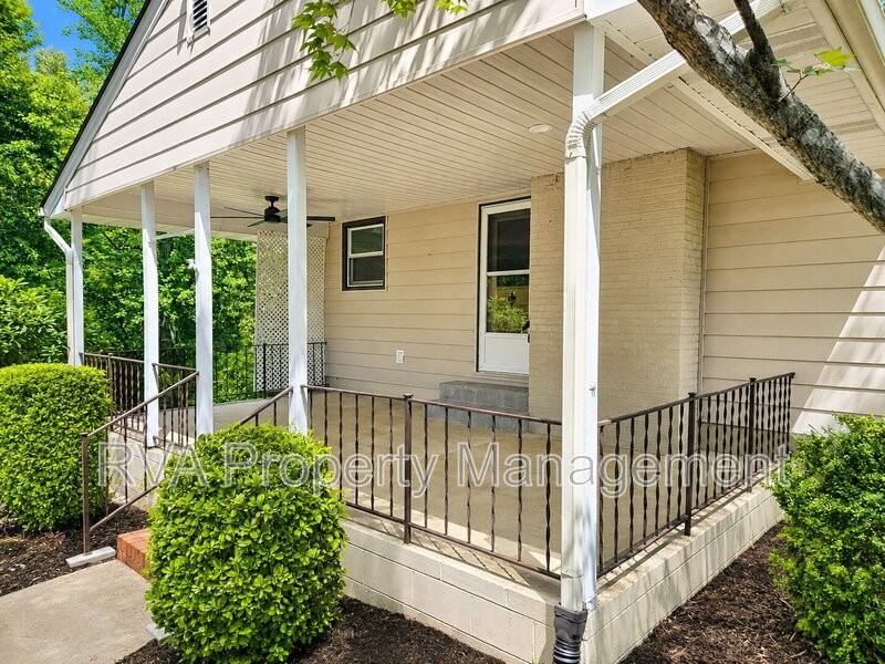4476 Country Walk Ln - Photo 2 of 16