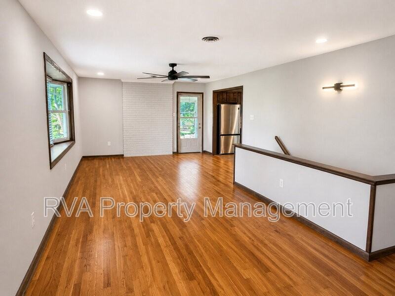 4476 Country Walk Ln - Photo 4 of 16