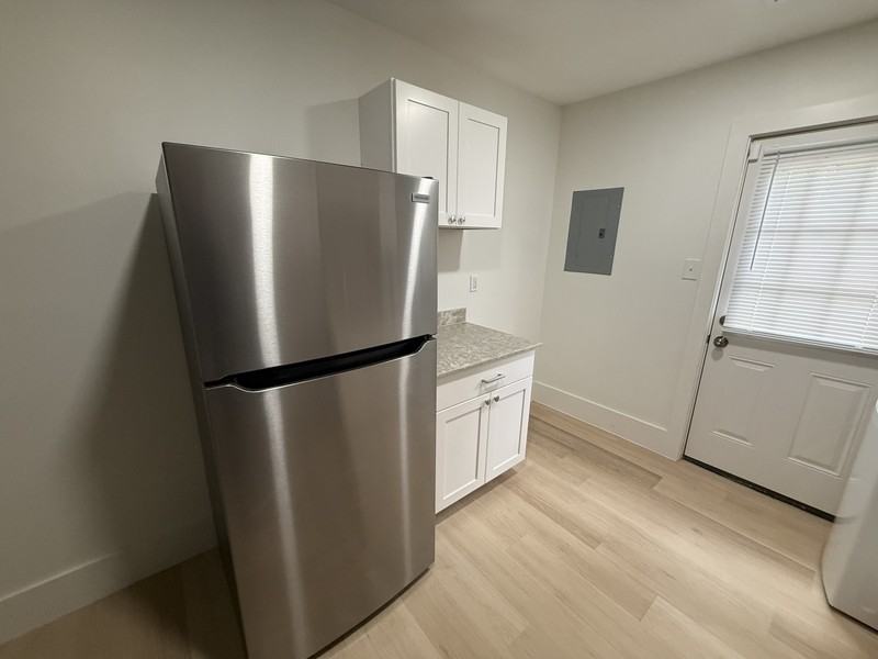928 N Hollywood St - Photo 6 of 21
