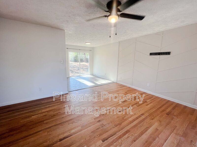 7112 Ryan St - Photo 2 of 10